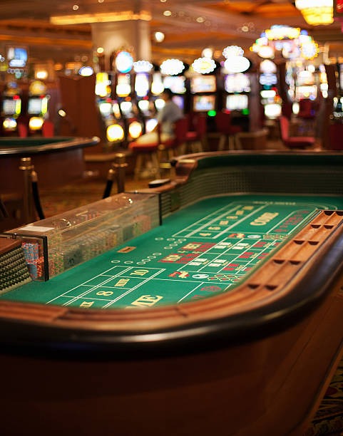 VCT esports tournament coverage and live-dealer casino tables on kang bet platform